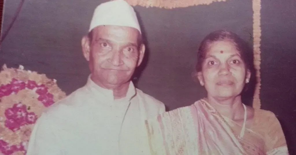 Induben and her husband Induben Khakhrawala | Khakhra Shop Induben and her husband